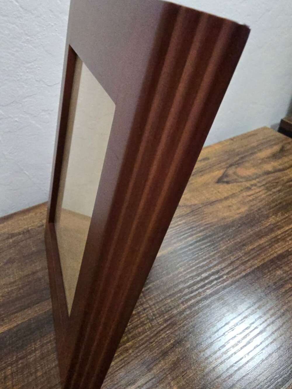 Rare Woods Cherry Wood 5x7 Picture Frame With Ribbed Edges - Picture 4 of 12